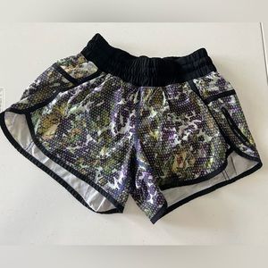 Lululemon shorts size 4